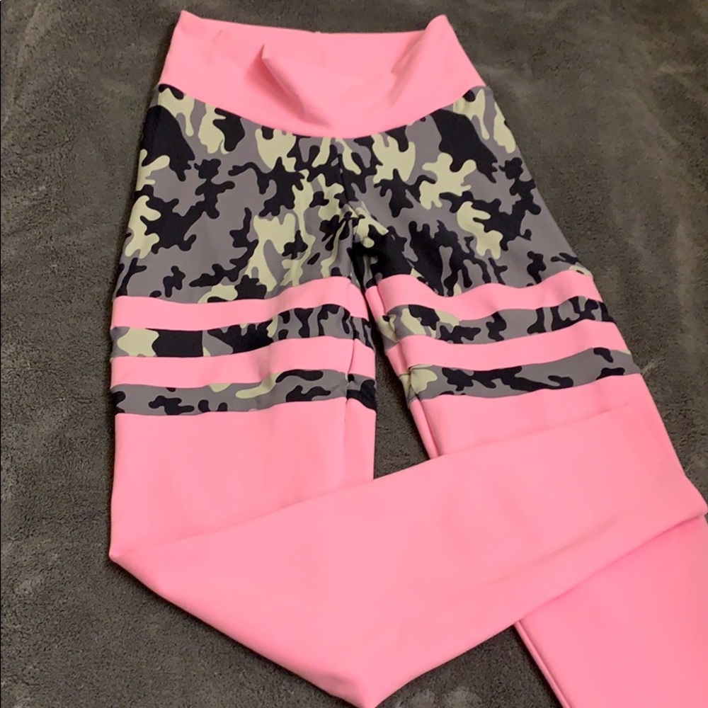 Booty scrunch stripe leggings
